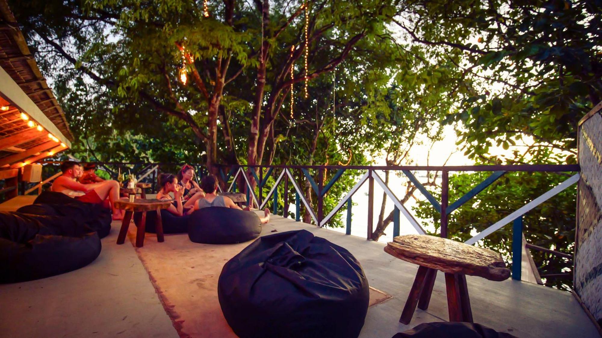 Sip Sunset Hostel And Lounge Ел Нидо Екстериор снимка