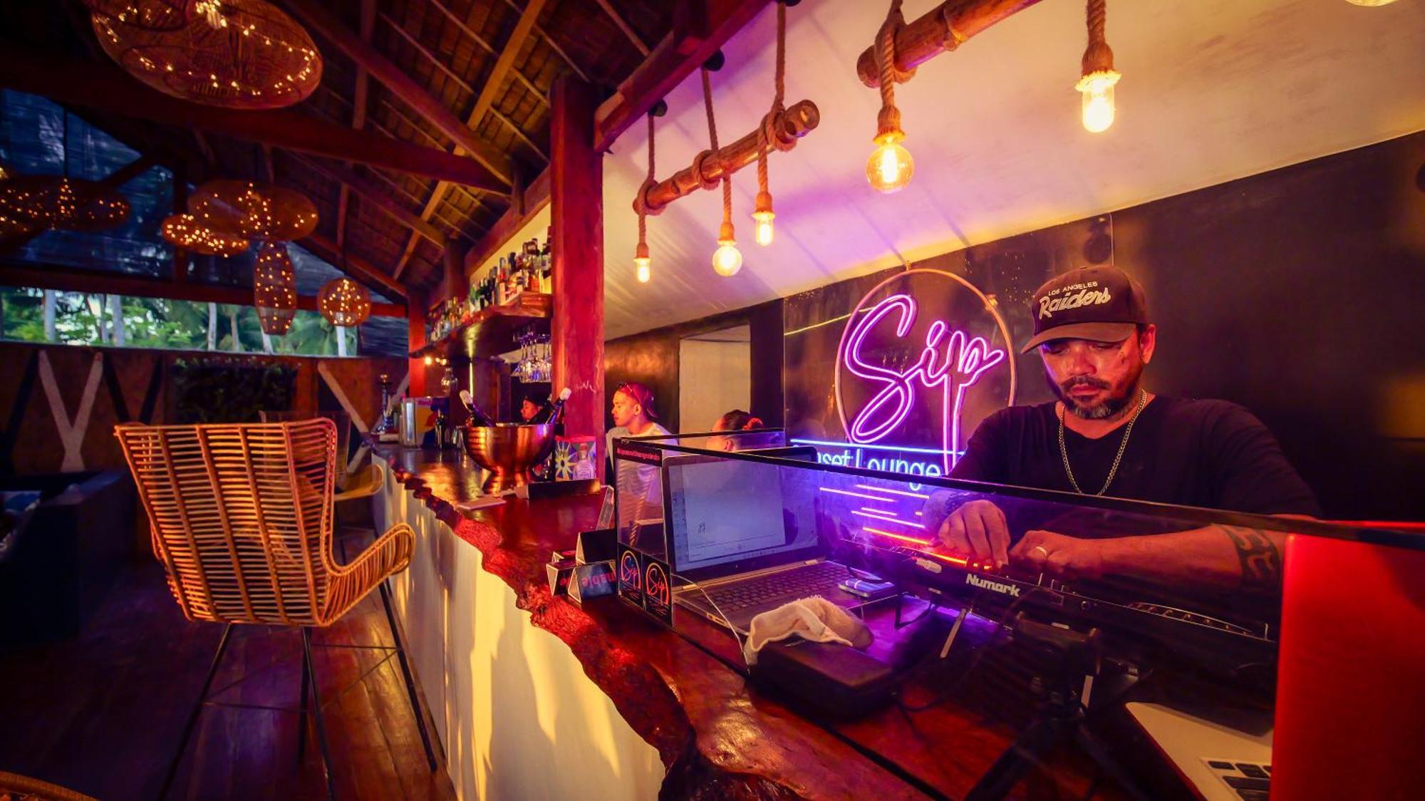 Sip Sunset Hostel And Lounge Ел Нидо Екстериор снимка