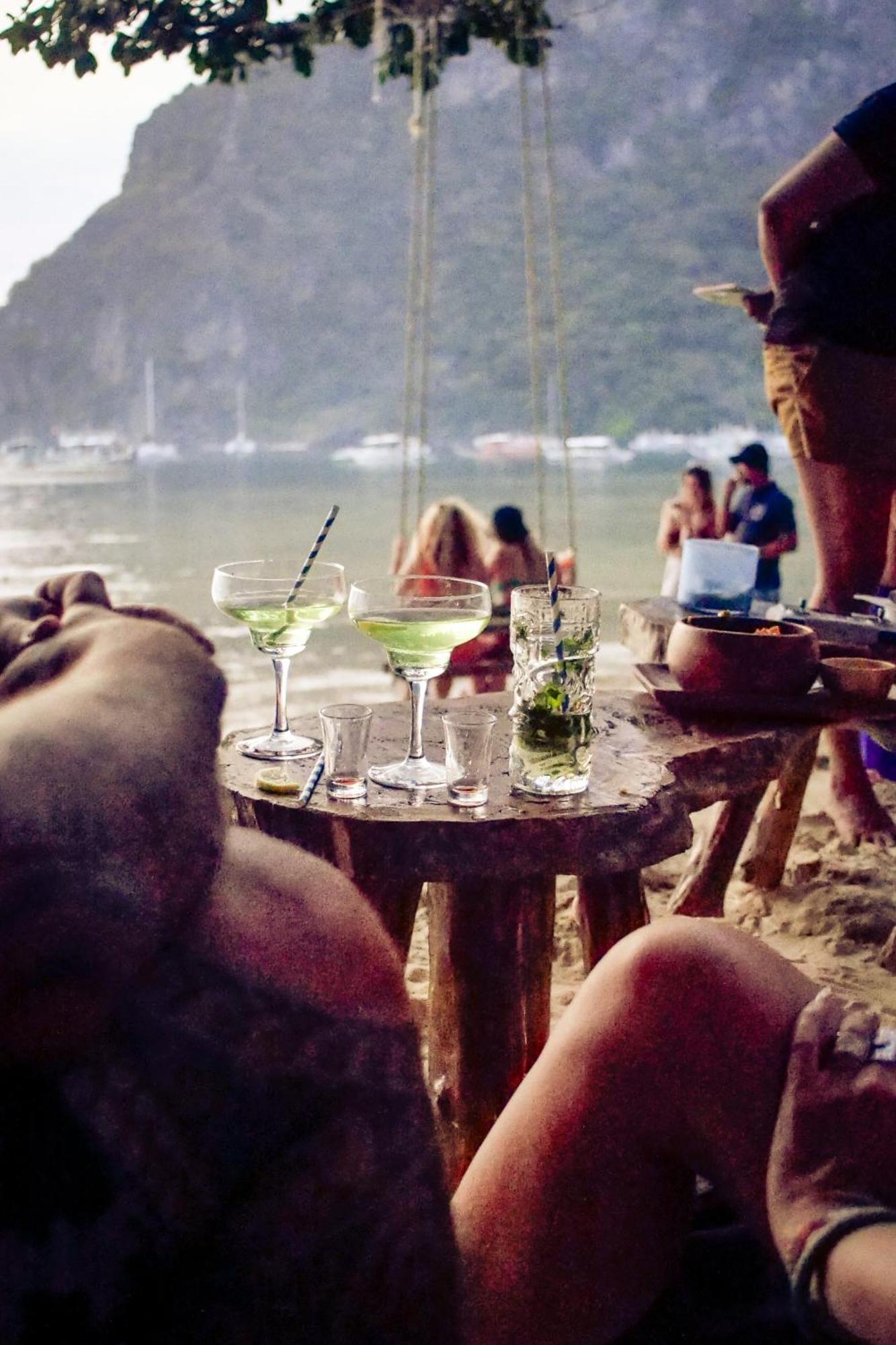 Sip Sunset Hostel And Lounge Ел Нидо Екстериор снимка